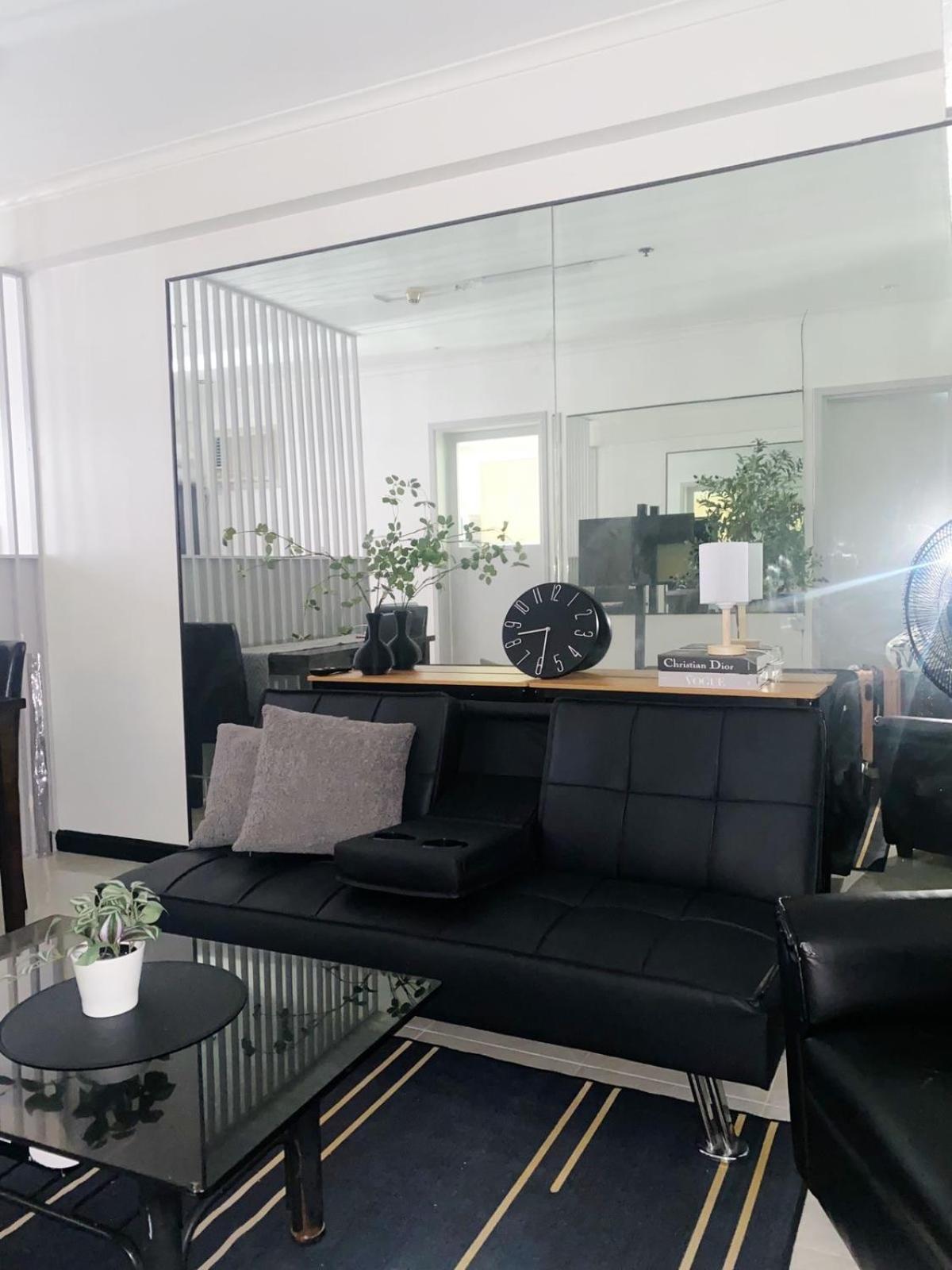 Cozy 2-Bedroom At South Of Market Soma Bgc Near Sm Aura, Market! Market! & Bonifacio High Street Taguig Extérieur photo