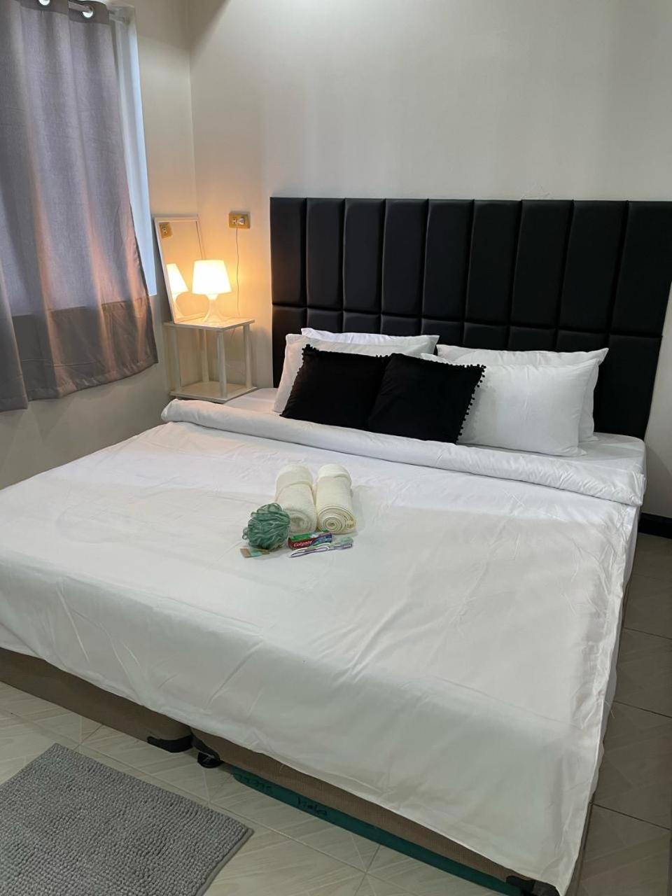 Cozy 2-Bedroom At South Of Market Soma Bgc Near Sm Aura, Market! Market! & Bonifacio High Street Taguig Extérieur photo